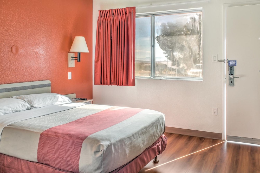 Motel6 Mojave, CA 36/69