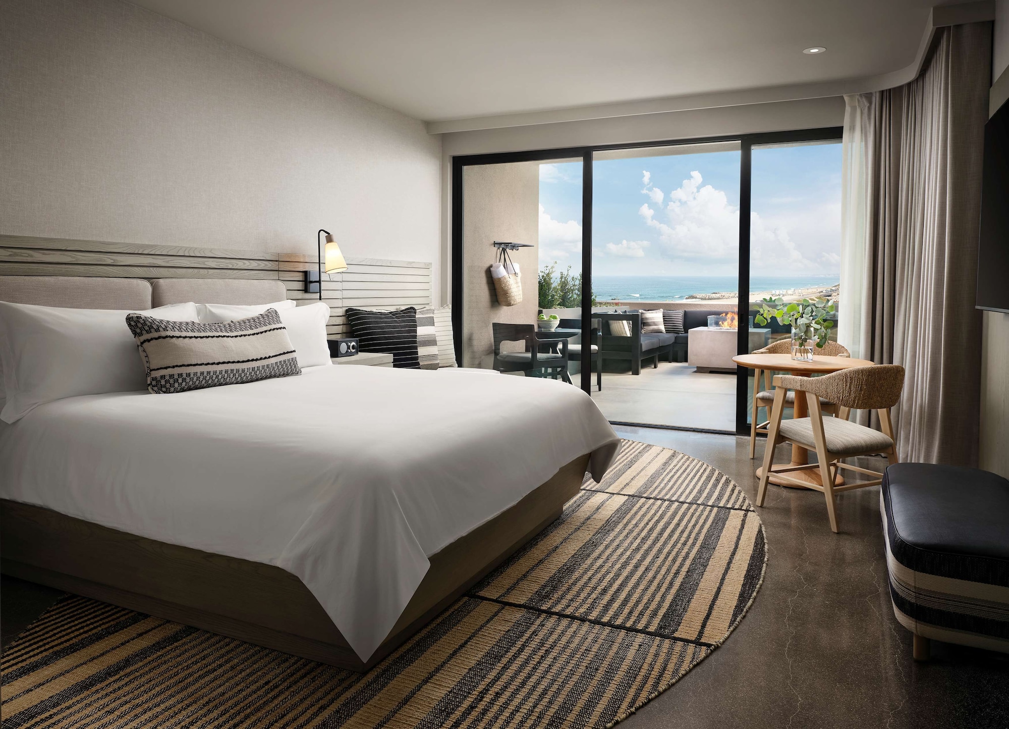 Premium, King Bed, Coastline View