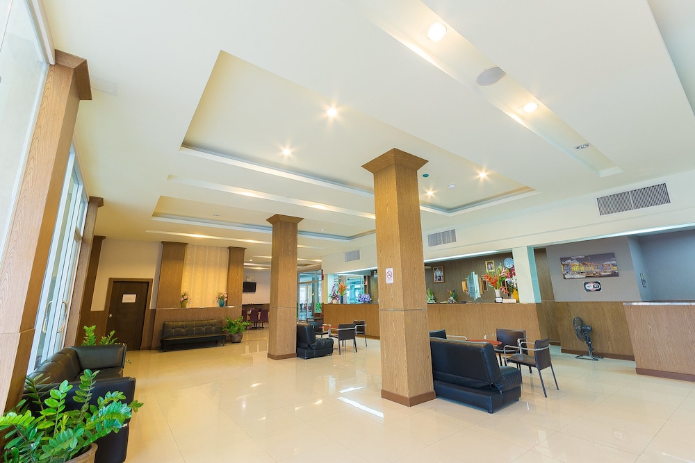 Sinkiat Buri Hotel 18/67
