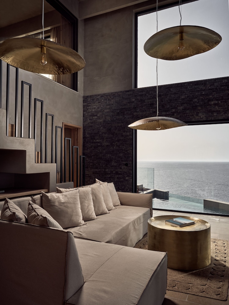 Acro Suites a Wellbeing Resort 31/50