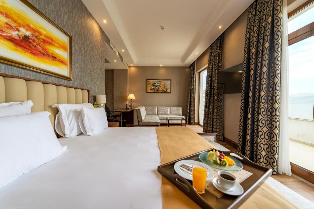 جناح جونيور بسرير كينج، Wellborn Luxury Hotel 6/10