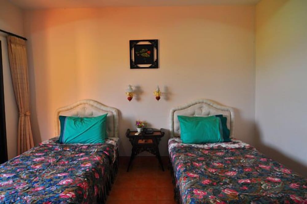 BAAN KARON HILL PHUKET RESORT 32/53