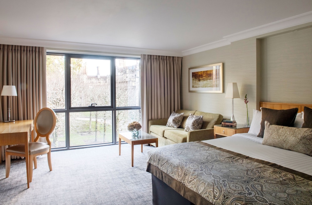 Family, Double or Twin Bed