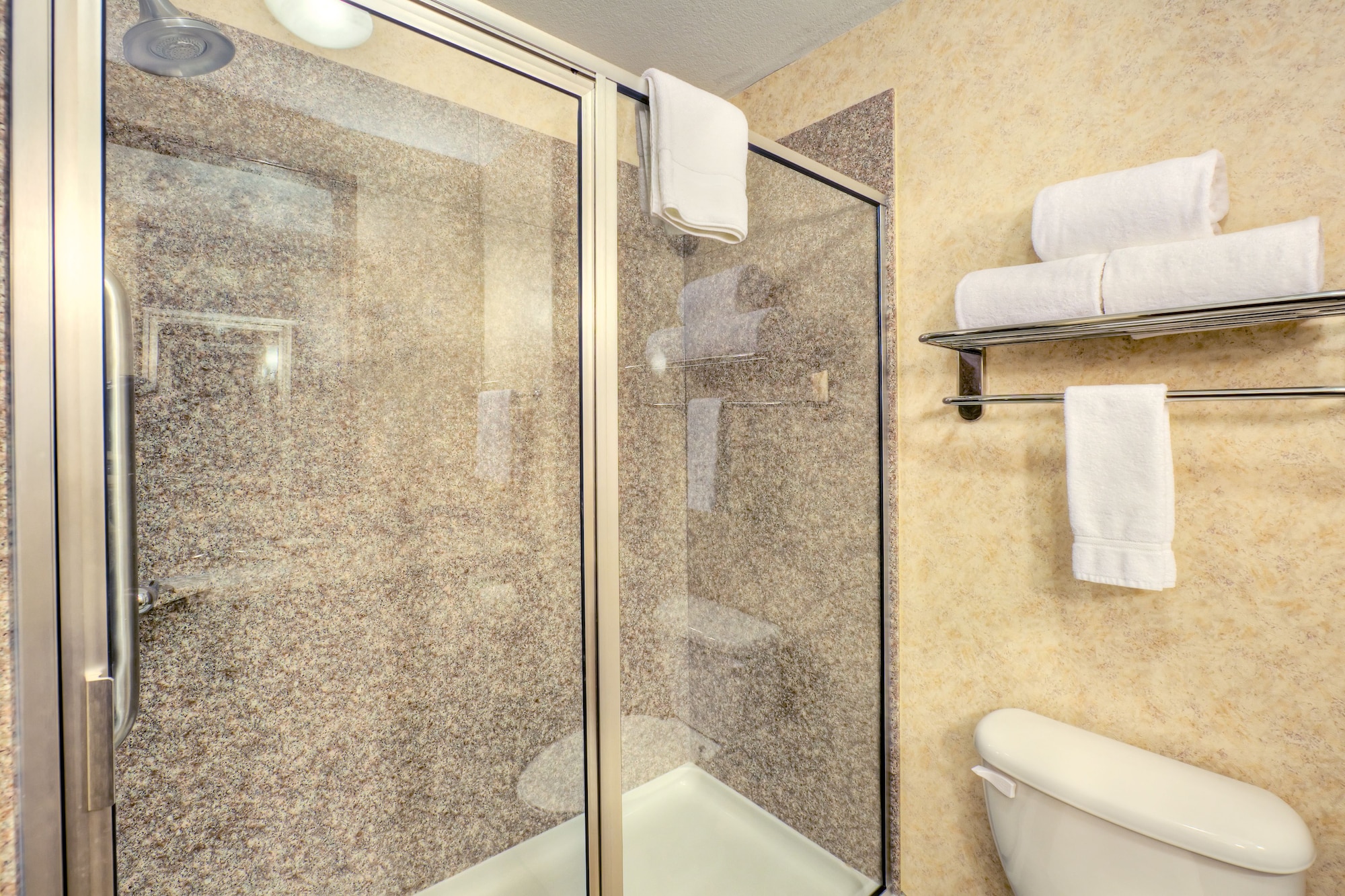 جناح بسريرين كوين مع أريكة، Holiday Inn Express And Suites Granbury 6/6