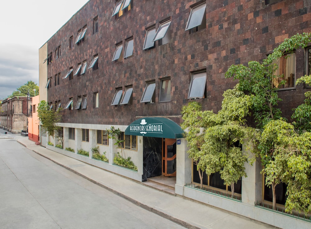 Hotel Senorial 3/28