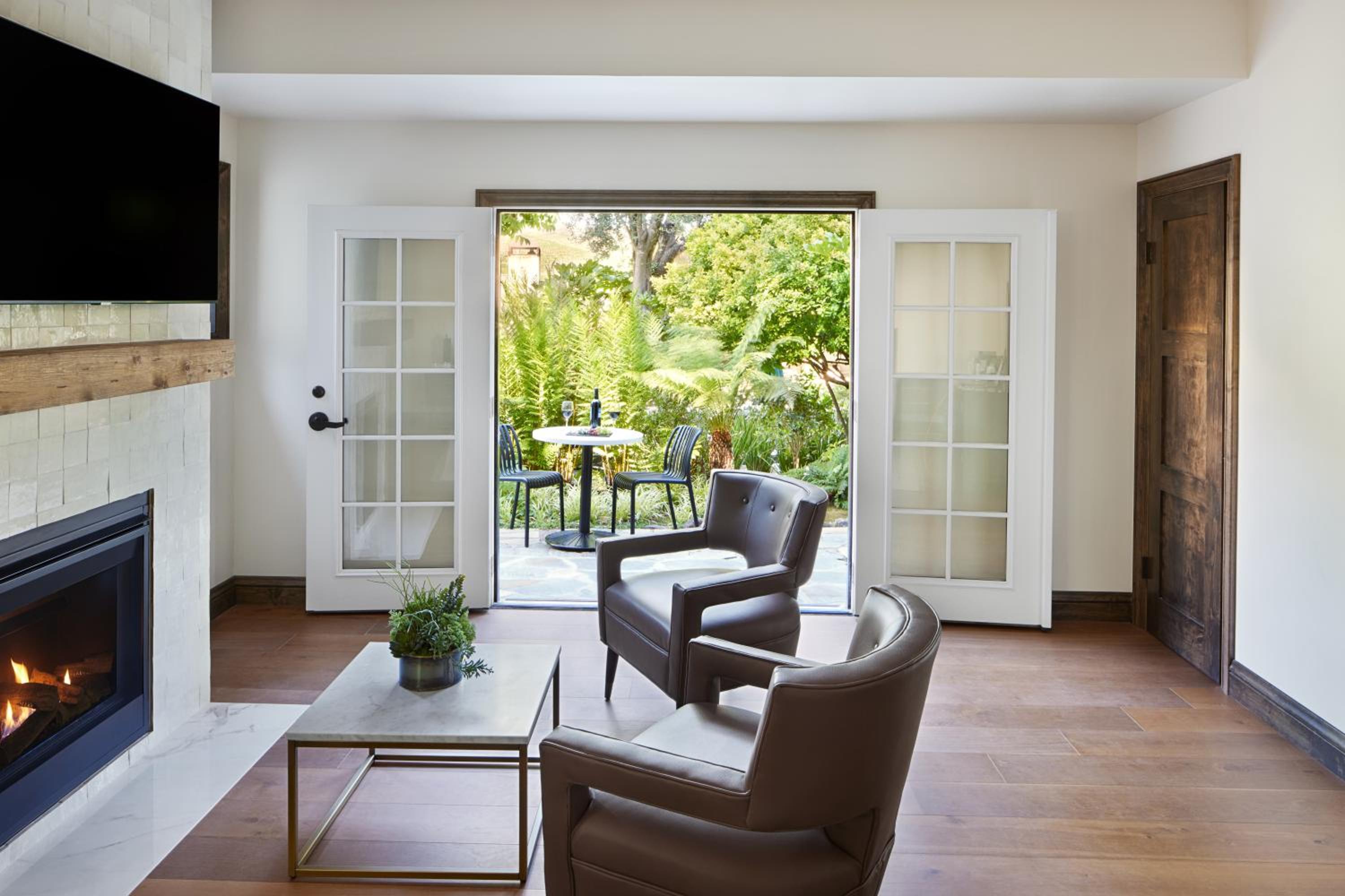 Garden, King Bed, Patio