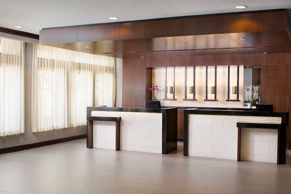DoubleTree by Hilton Hotel Baltimore - BWI Airport 2/38