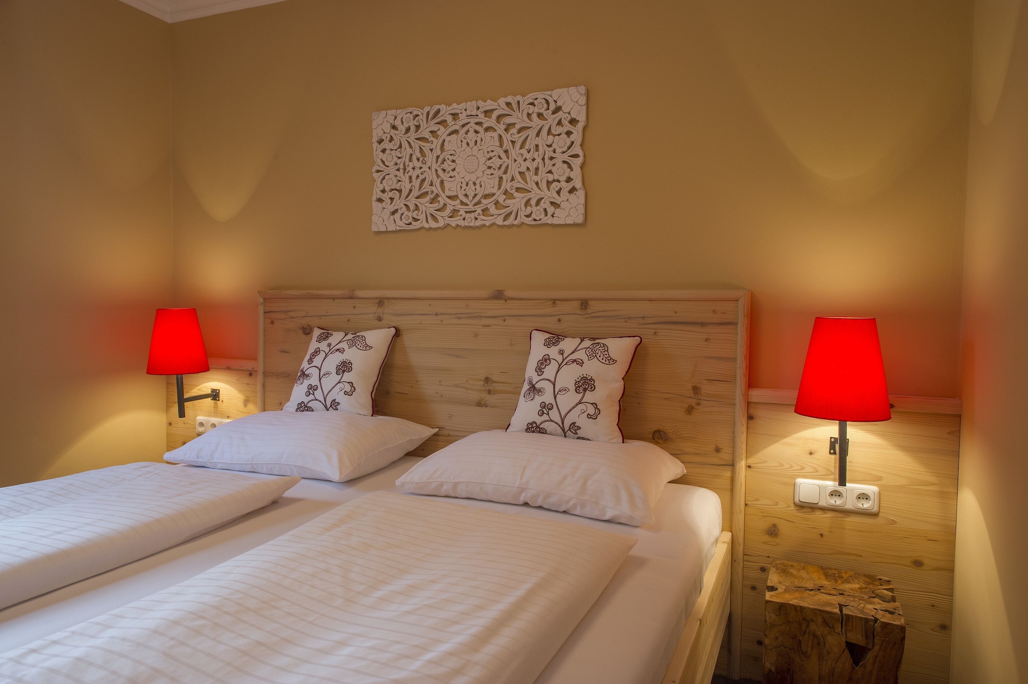 2 Bedrooms, Classic, Bungalow, 1 Queen and 1 Bunk Bed