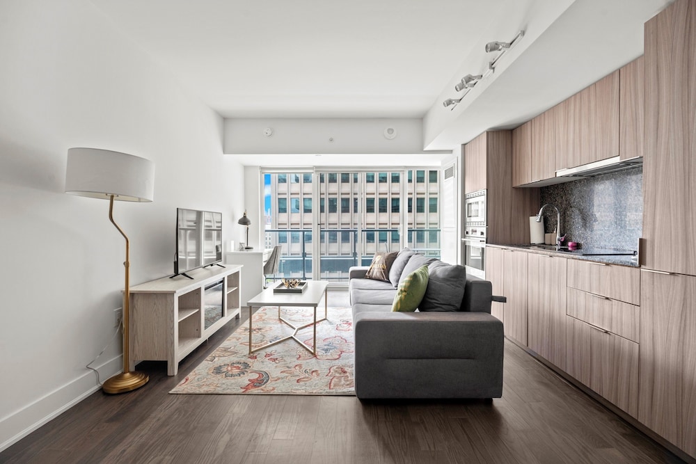 The Britt Condos in Downtown Toronto 17/35
