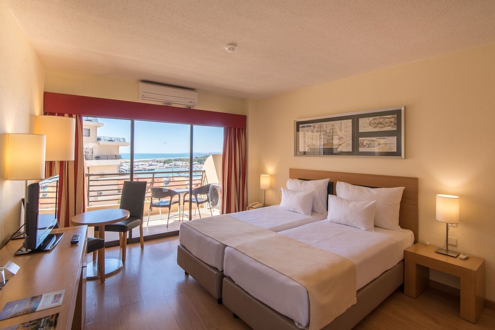 VILA GALE MARINA 15/50