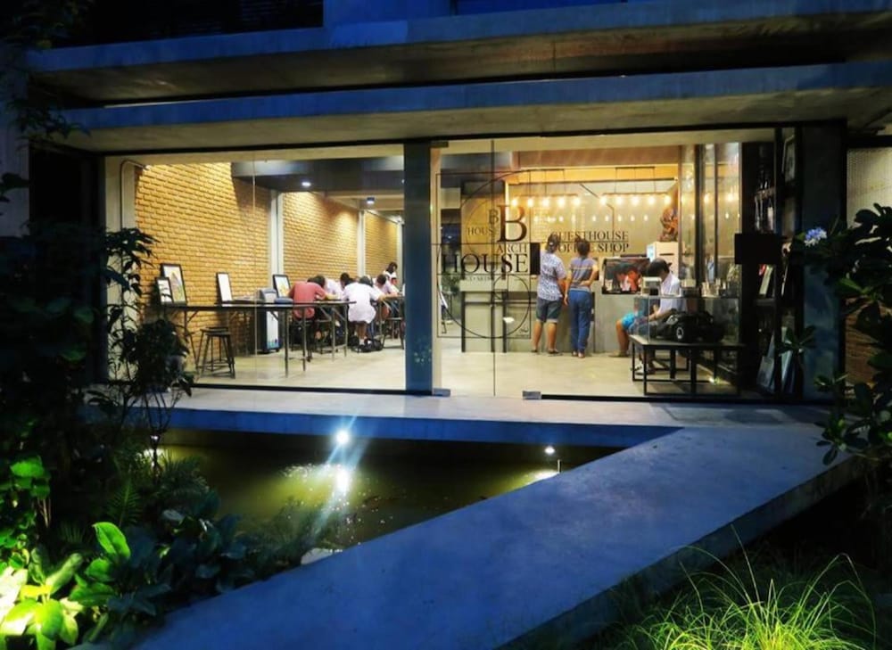 B Arch House 16/32