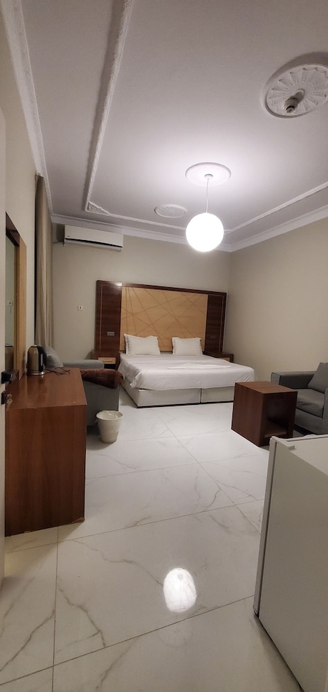 أجنحة ريحان الورود(Rihanat Al Worood Suites Khamis Mushait) 19/34