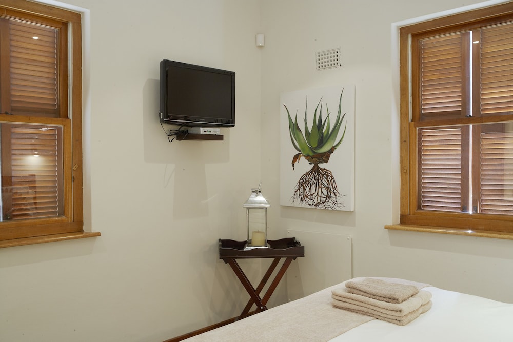 Yellow Aloe Accommodation 29/50