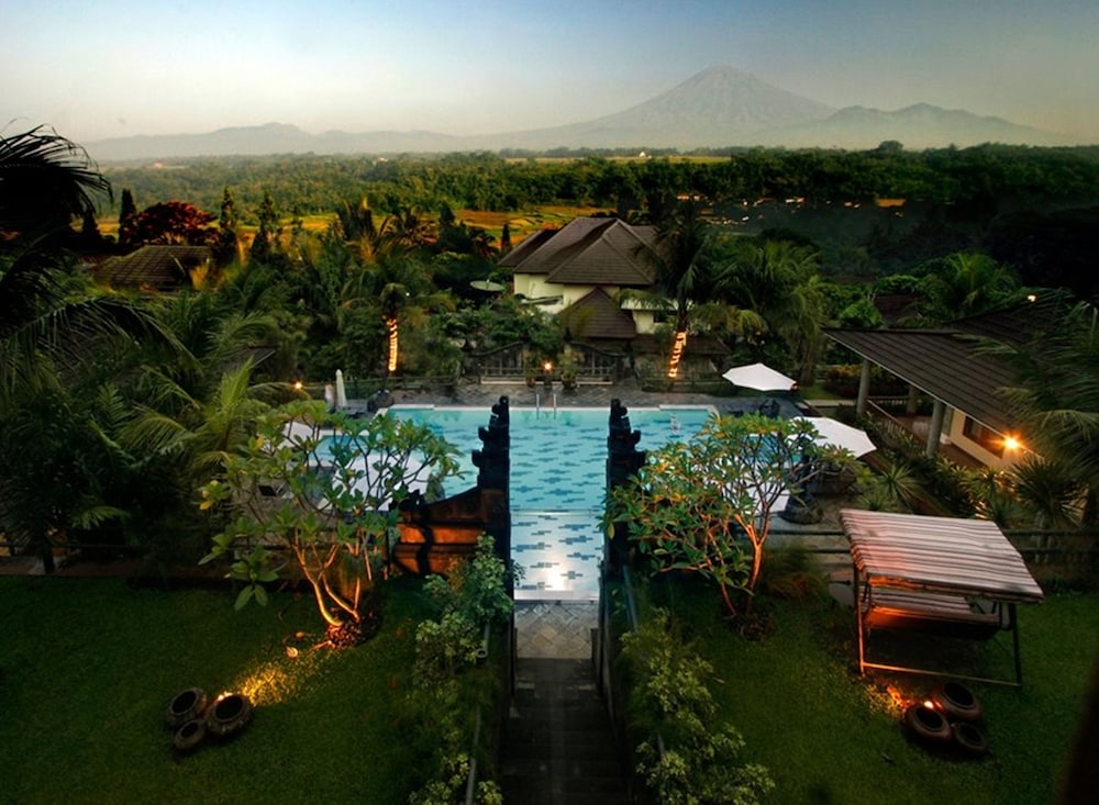 The Oxalis Regency Hotel Magelang 43/46