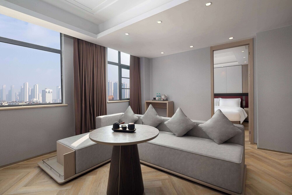 Ramada by Wyndham Wuhan Wangjiawan 40/45