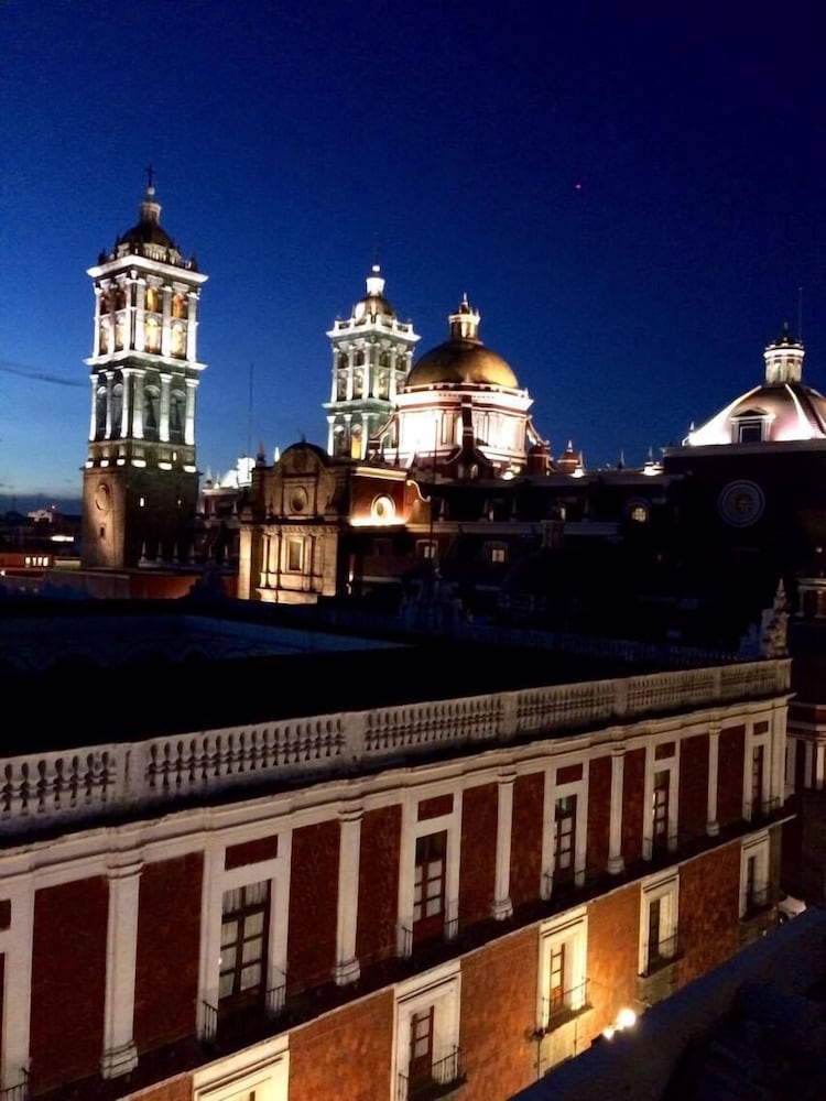 Hotel Leones 2/37