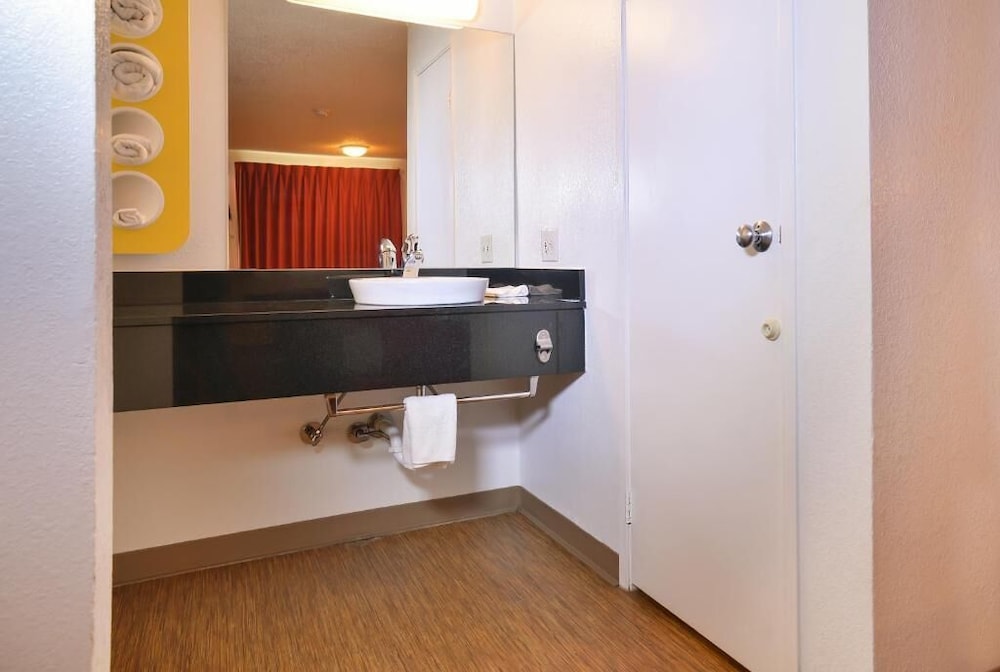 Motel6 Saint Joseph, MO 14/57