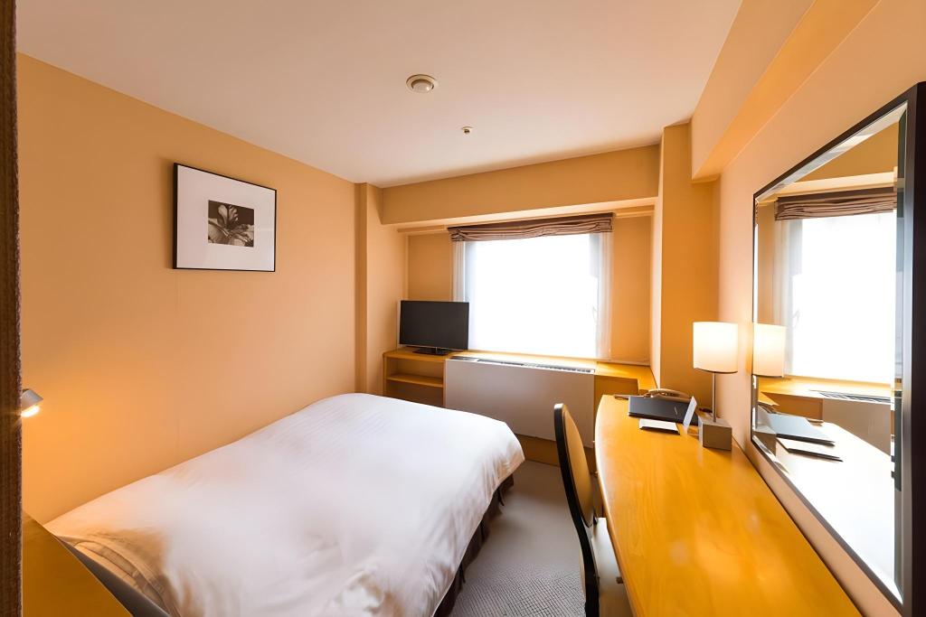 Semi Room, Double Bed