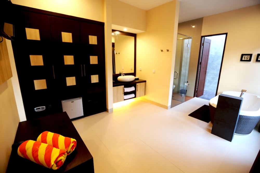 Luxotic Private Villa and Resort 15/50