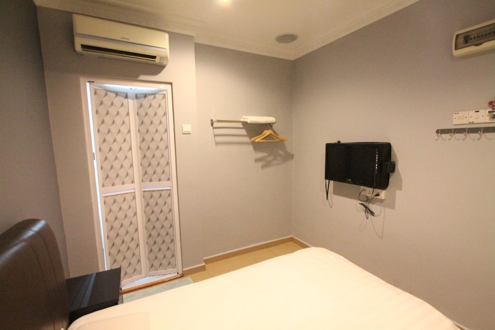 Hotel Station 18 18/32