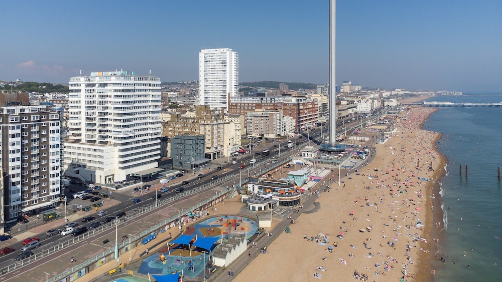 Holiday Inn Brighton Seafront Hotel 64/66