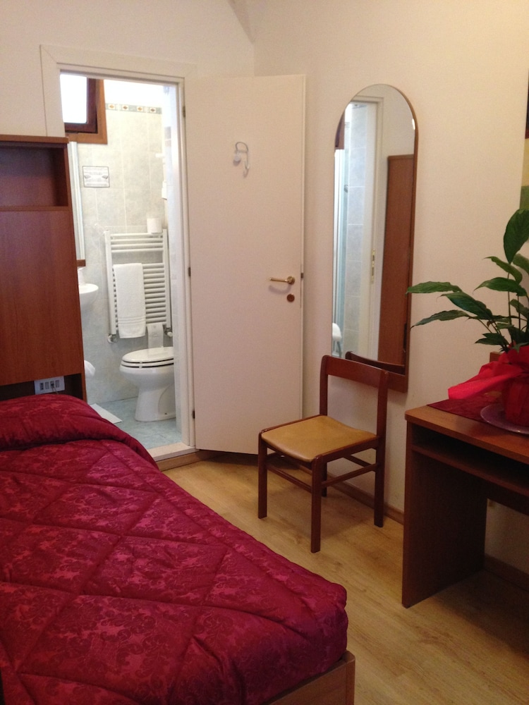 Hotel Caprera 11/23