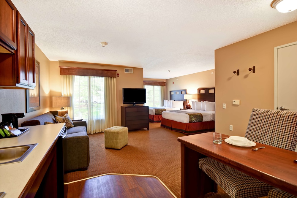 Grandstay Residential Suites Hotel La Crosse 36/62