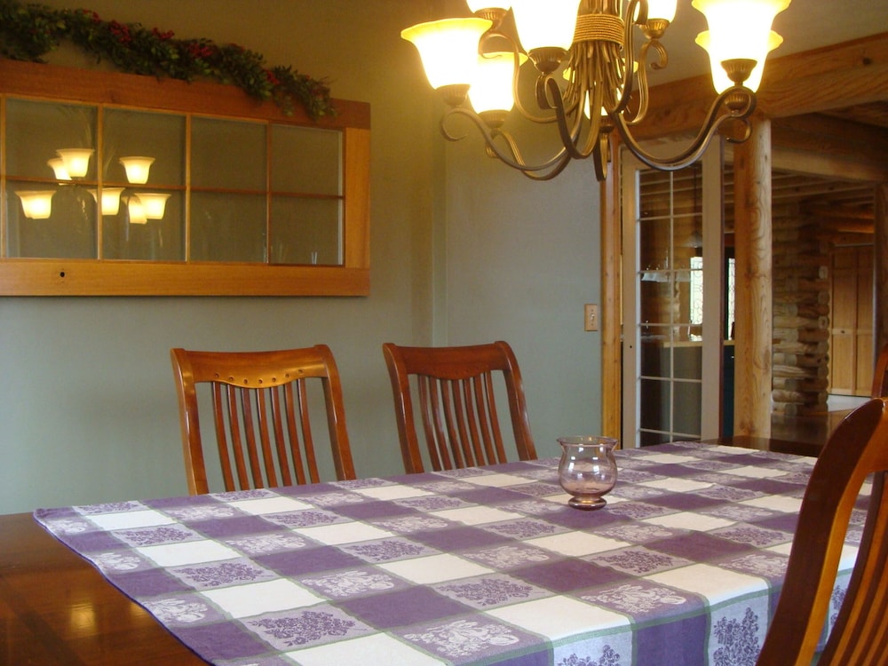 A Breath of Heaven Bed and Breakfast 25/50
