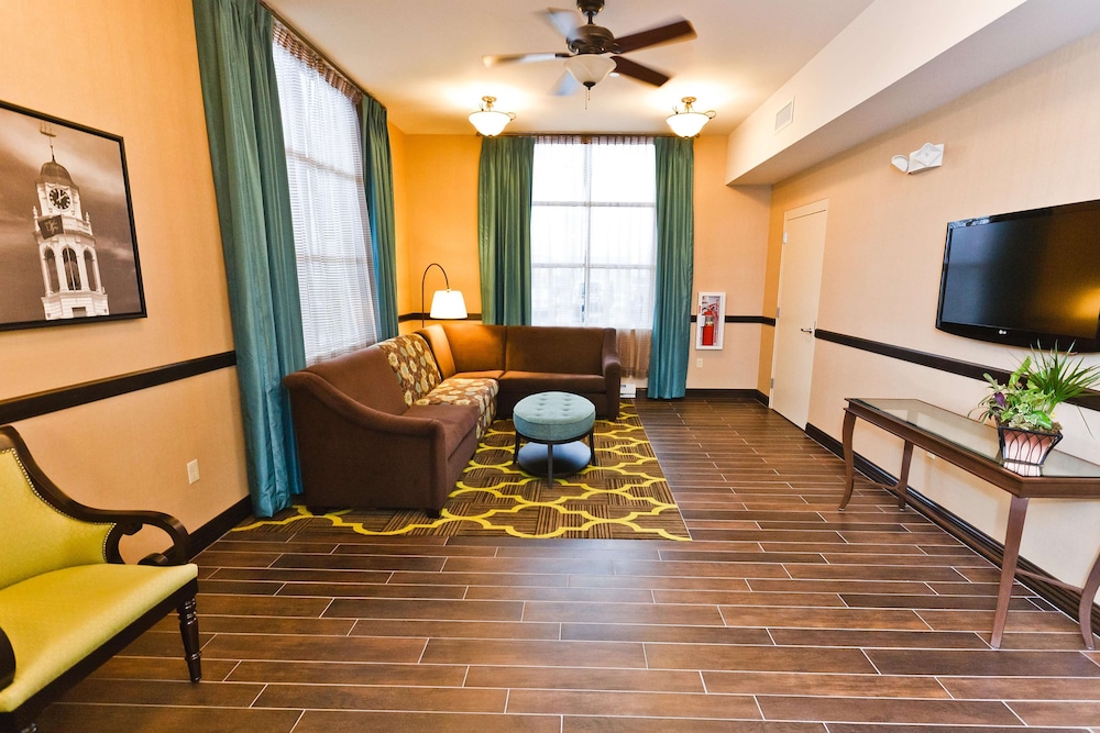 Hampton Inn Suites Exeter 40/52