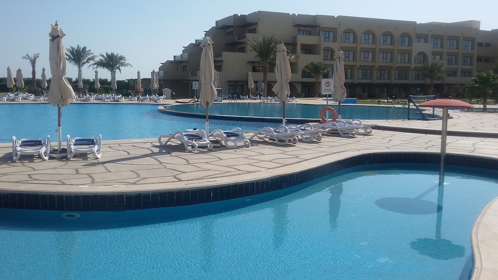 Movenpick Waterpark Resort and Spa Soma Bay 3/83