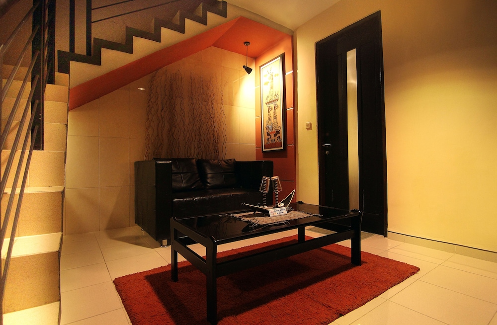 Puri Chorus Hotel 44/57