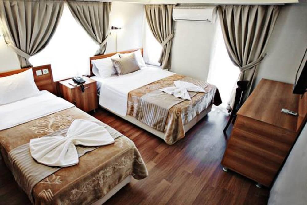 Taksim Palace Hotel 39/60