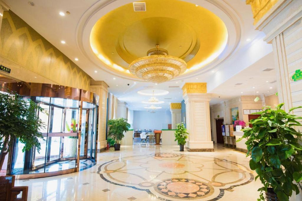 Vienna International Hotel (Shanghai Hongqiao National Exhibition and Convention Center Caobao Road) 19/47