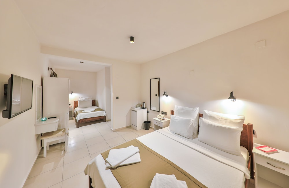 Zinbad Hotel 10/51