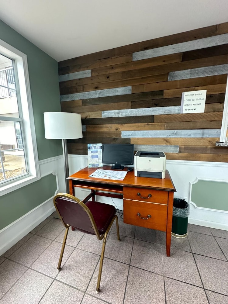 Jameson Inn Winder 59/60