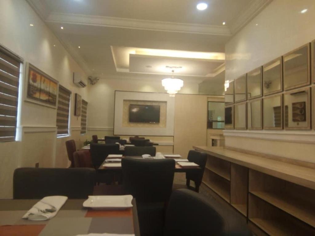 Saabhi's Place 19/28