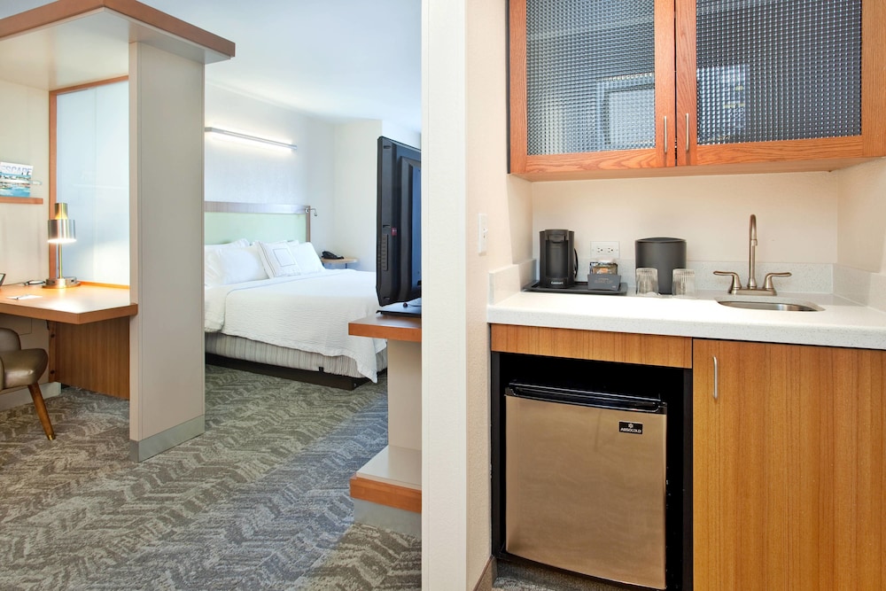 SpringHill Suites by Marriott Wichita East at Plazzio 11/31