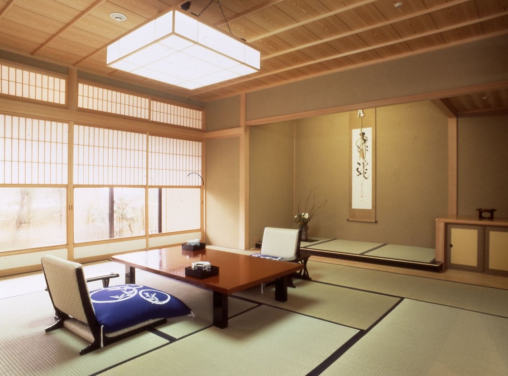 Kinjohro Kanazawa 33/56