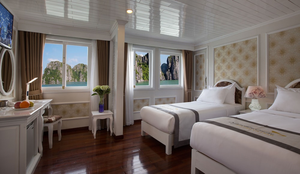 Signature Royal Halong Cruise 5/36