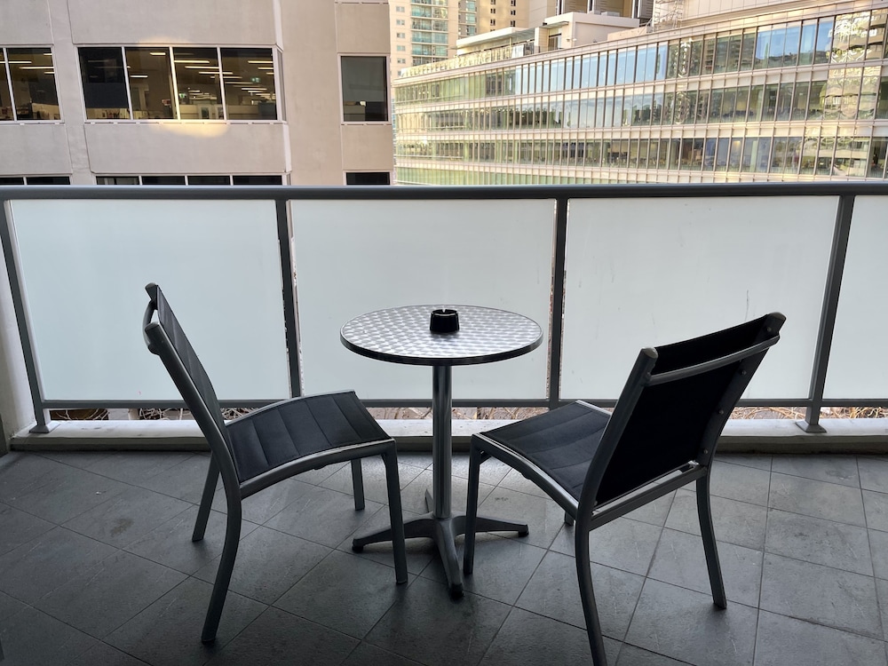 Apx World Square Apartments 31/52