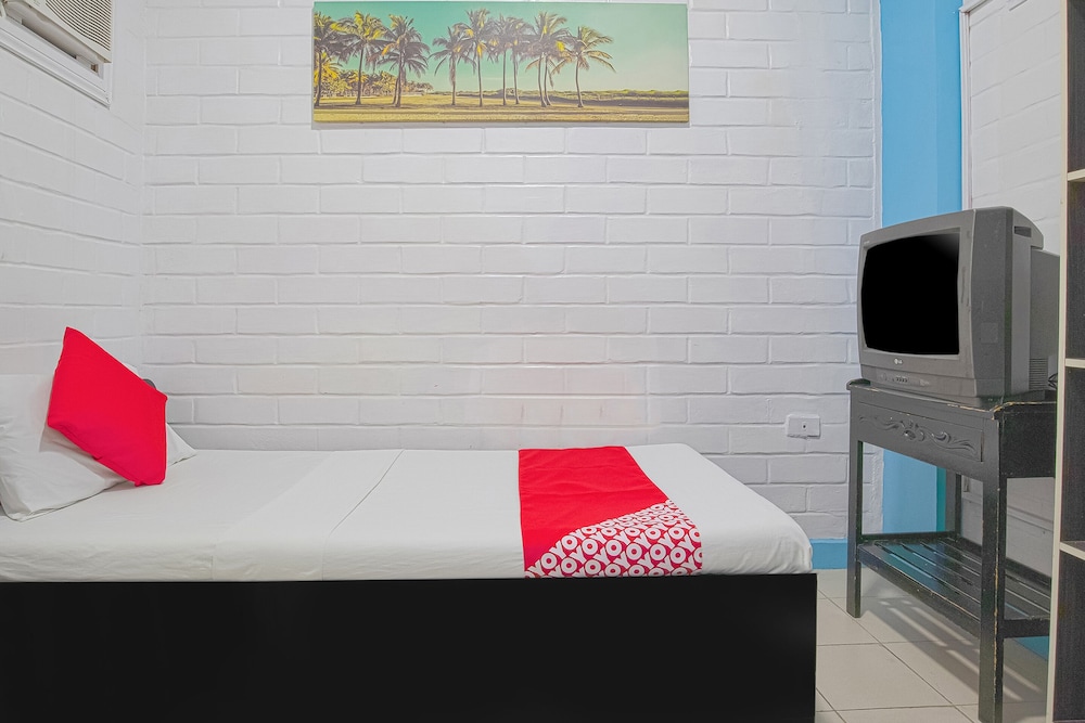 La Maria Pension & Tourist Inn Hotel 47/51