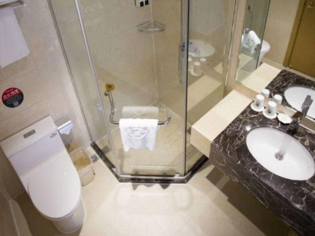 GreenTree Inn Jiangsu Wuxi Jiangyin Yunting Changshan Avenue ChenGYAng Road Business Hotel 33/37