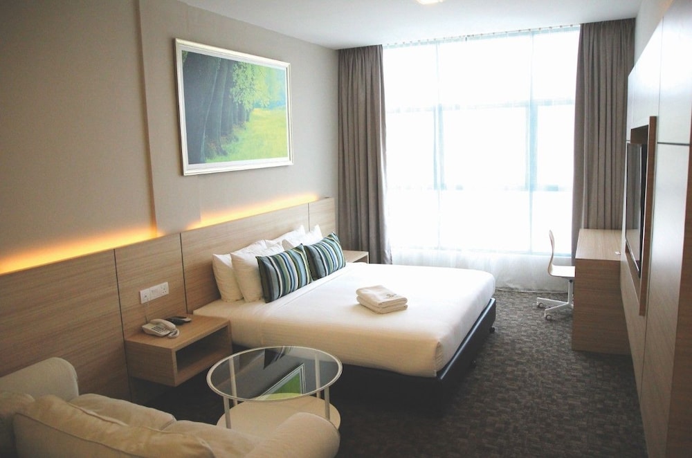 The Inn Formerly Triple Tree Xpress Hotel 28/44