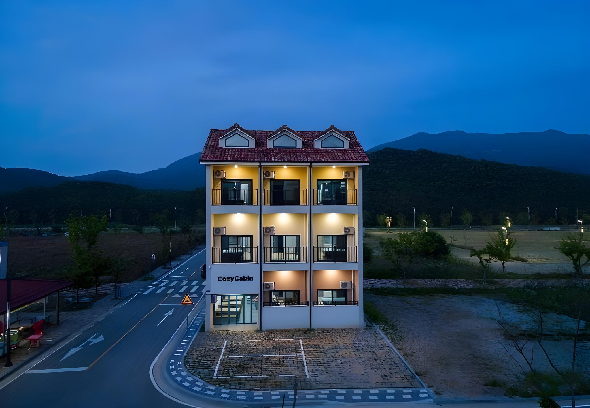 CozyCove Boutique Hotel 9/32