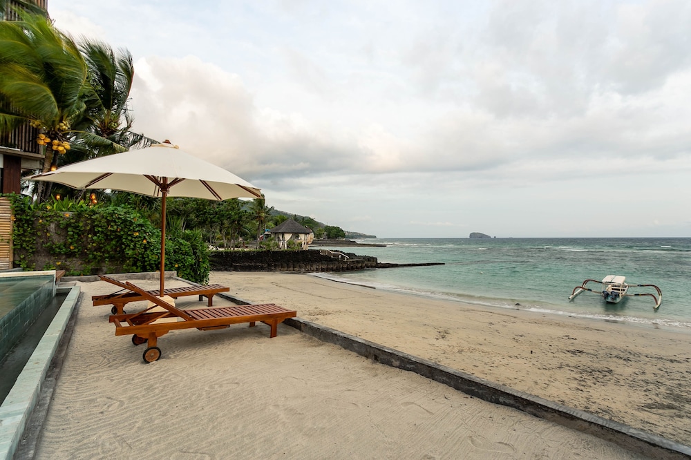 Utama Villas Beach Front Candidasa 25/38