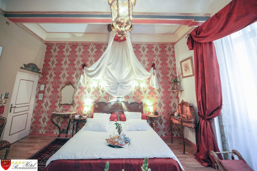 Hotel Renaissance 18/77