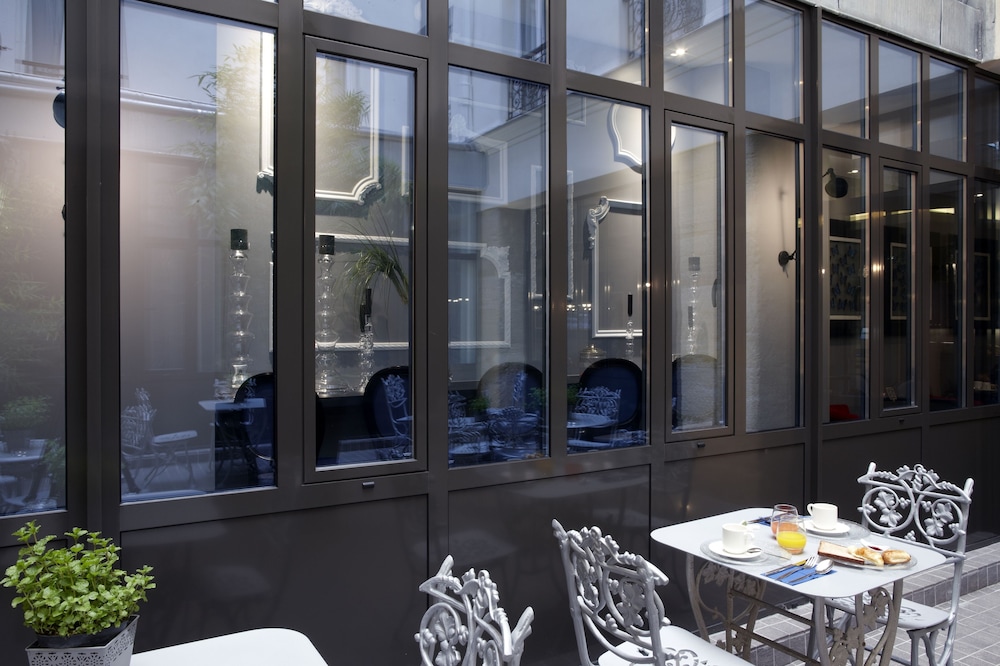 Hotel Mademoiselle 23/50