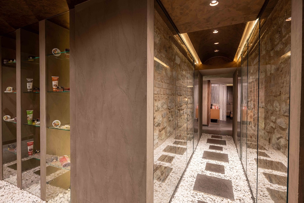 Cronton Design Hotel 46/50
