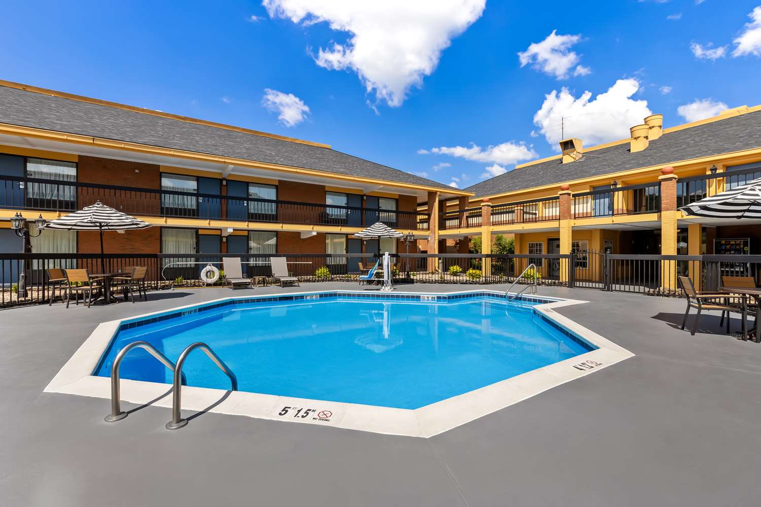 Best Western Fayetteville Inn 42/42