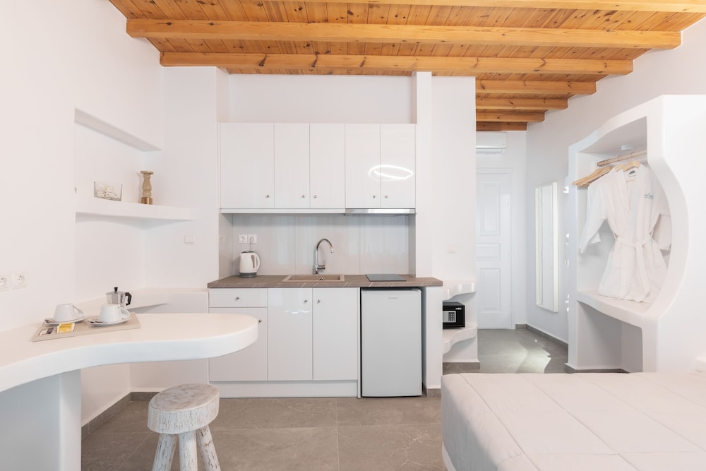 Sea & Stone Residence 48/50